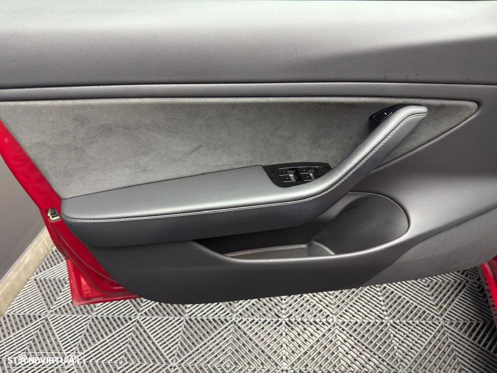 Tesla Model 3 - 39