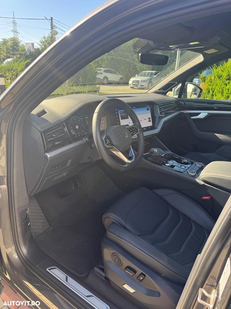 Volkswagen Touareg V6 TDI 4MOTION Elegance - 8