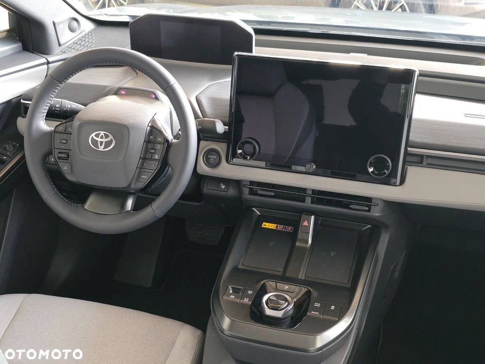Toyota C-HR+ - 11