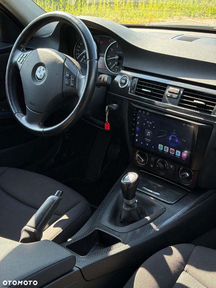 BMW Seria 3 318i Edition Sport - 9