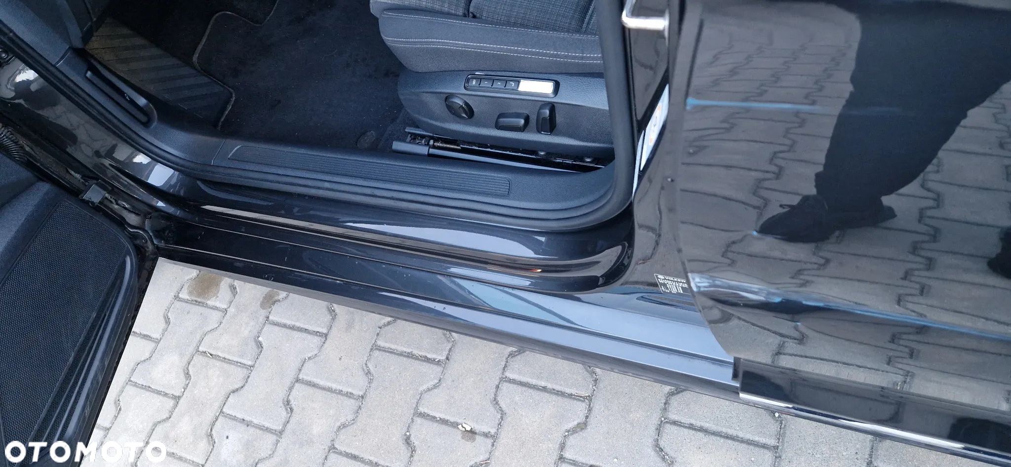 Volkswagen Passat Variant 2.0 TDI SCR DSG 4Motion Business - 29