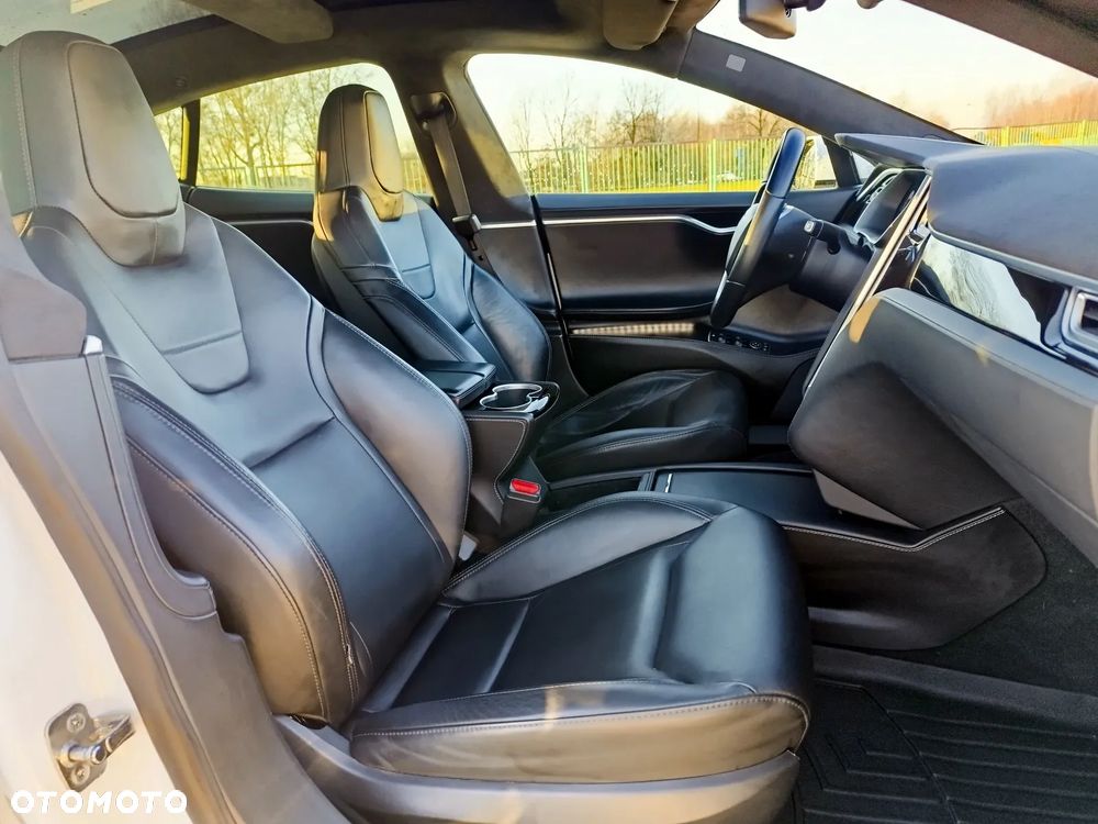 Tesla Model S - 7