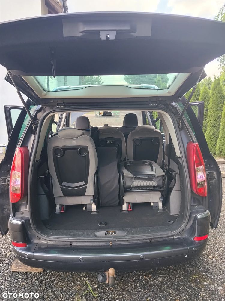 Peugeot 807 140 Family - 7
