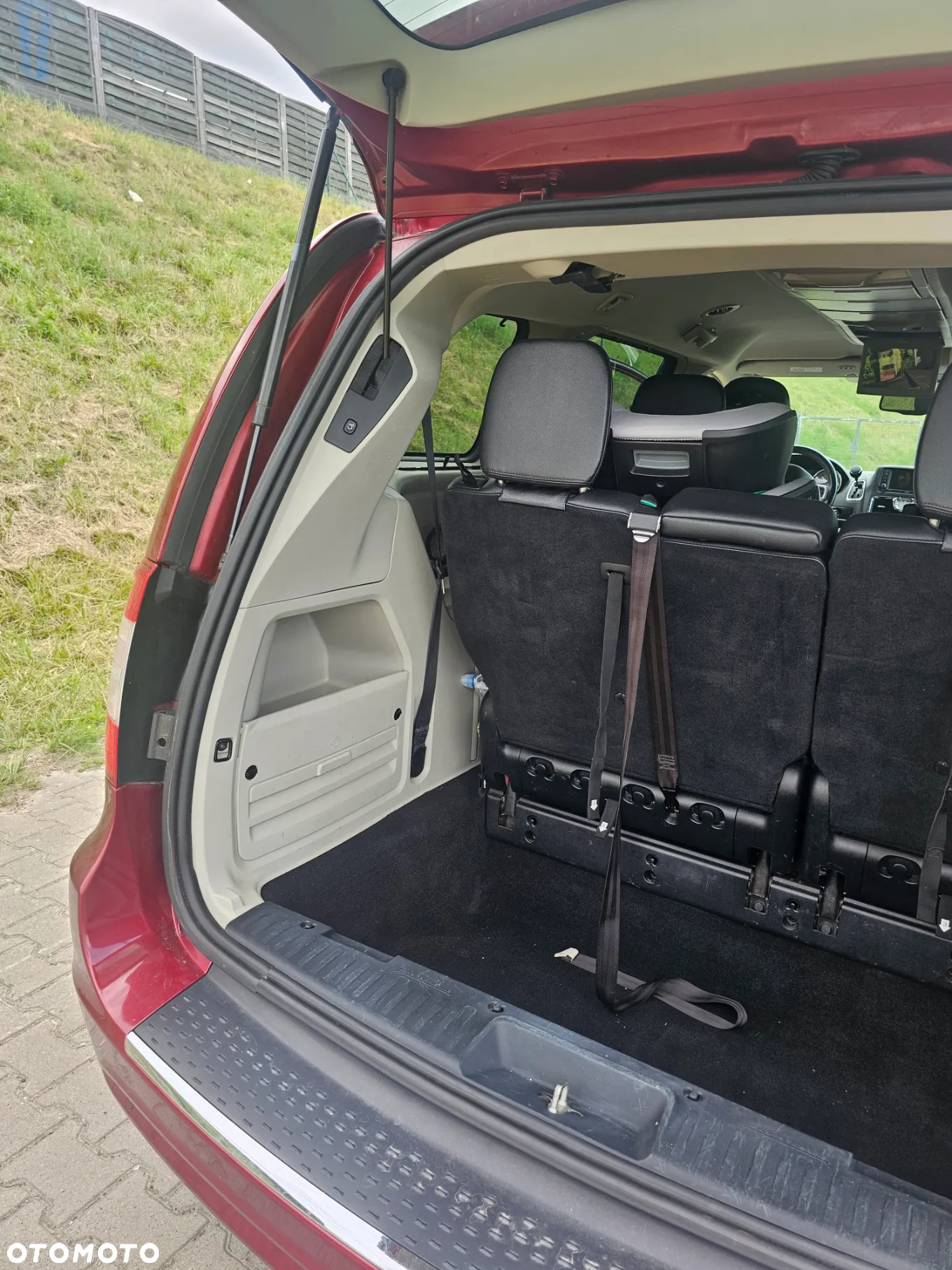Chrysler Town & Country 3.6 Limited - 8
