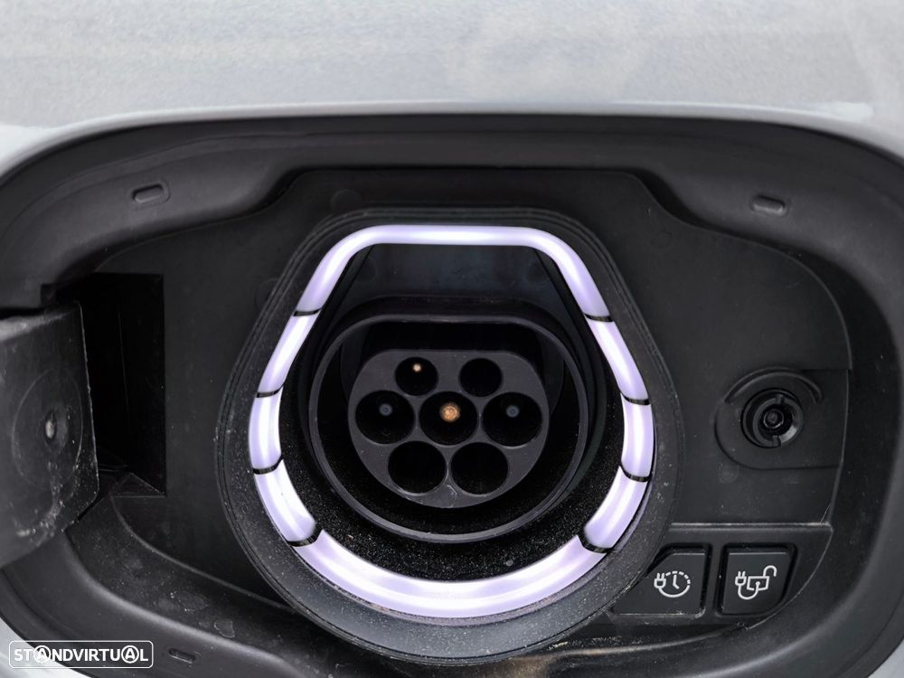 Ford Kuga 2.5 PHEV ST-Line X - 26