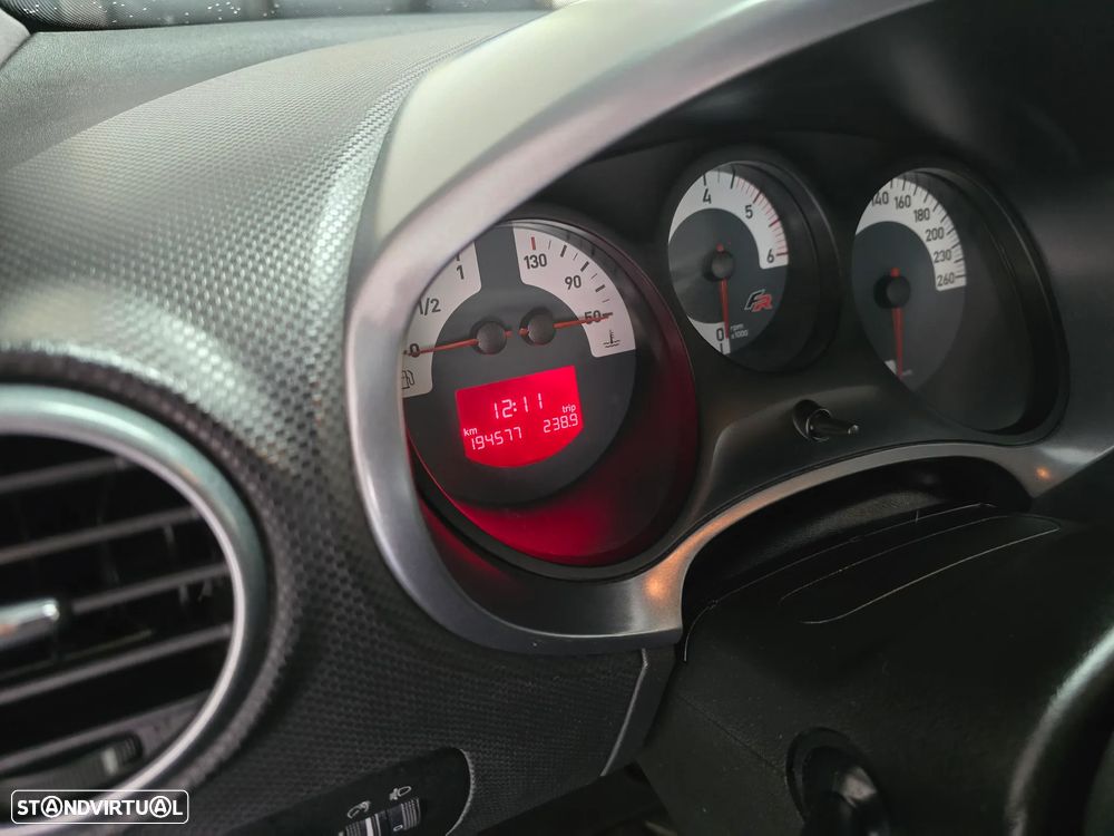 SEAT Leon 2.0 TDI FR - 6