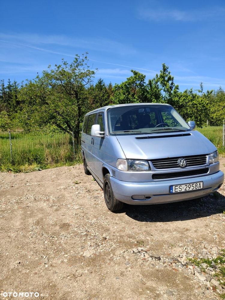 Volkswagen Transporter - 1