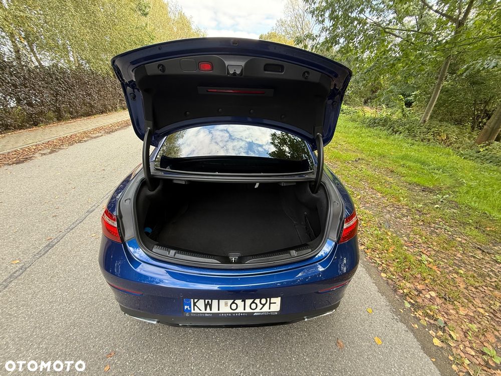 Mercedes-Benz Klasa E 220 d Coupe 4-Matic 9G-TRONIC - 6