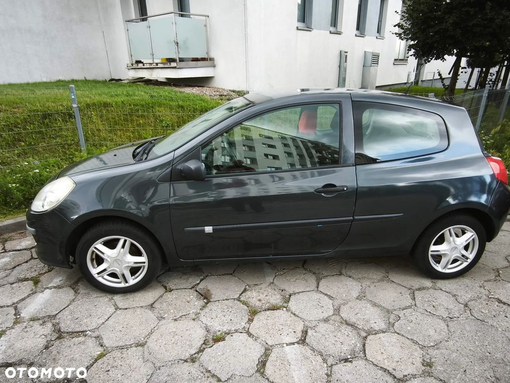 Renault Clio - 2