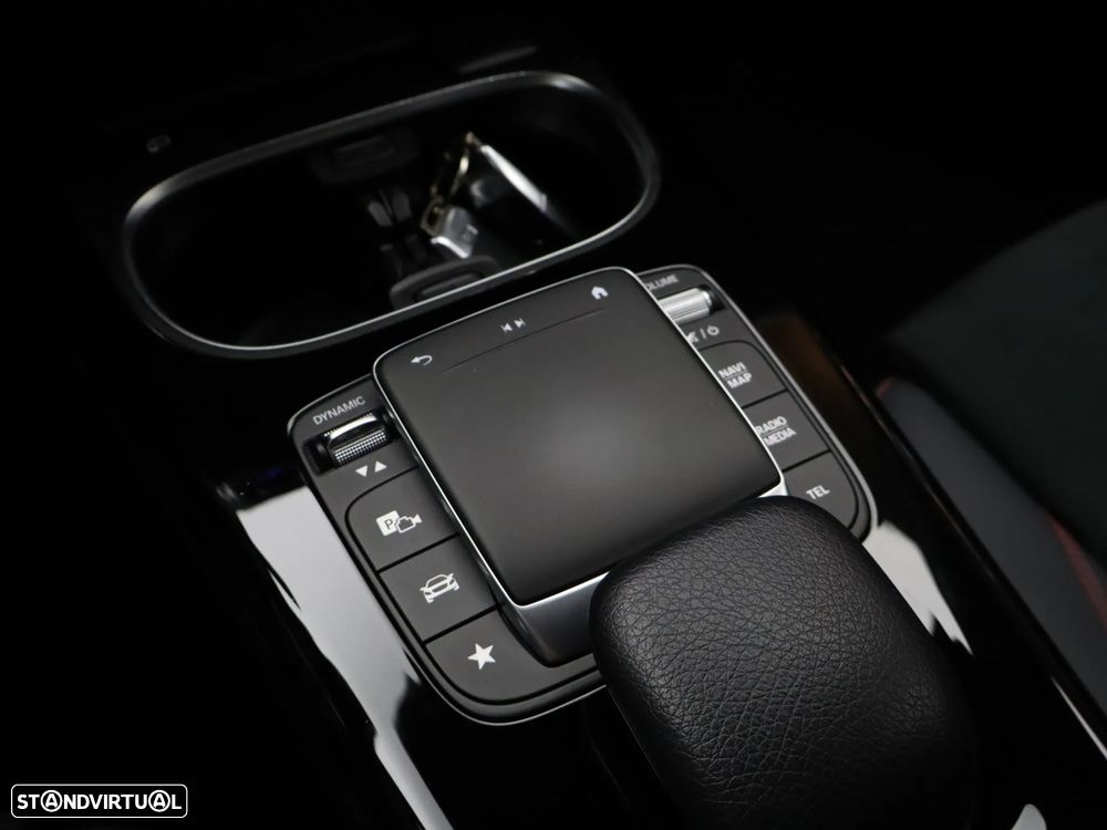 Mercedes-Benz CLA 250 e 8G-DCT AMG Line - 32