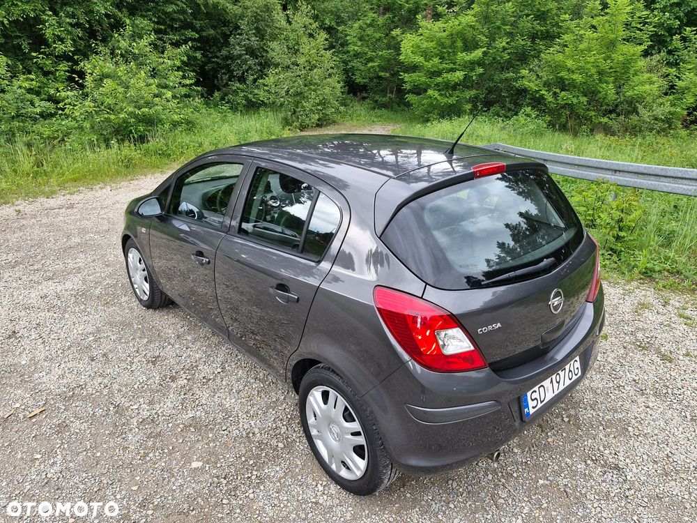 Opel Corsa 1.4 16V Cosmo - 32