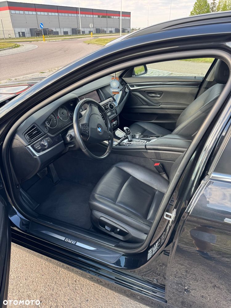 BMW Seria 5 520d xDrive - 7