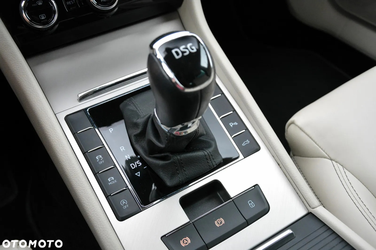 Skoda Superb 2.0 TDI SCR L&K DSG - 34