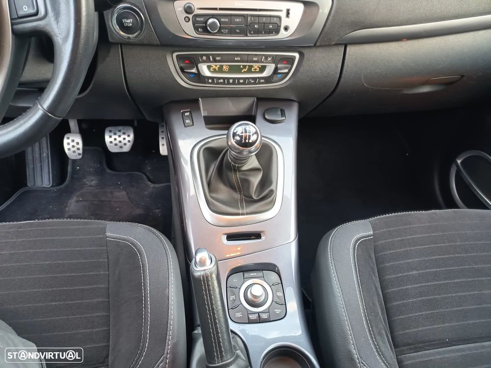 Renault Scénic dCi 110 Xmod Paris - 12