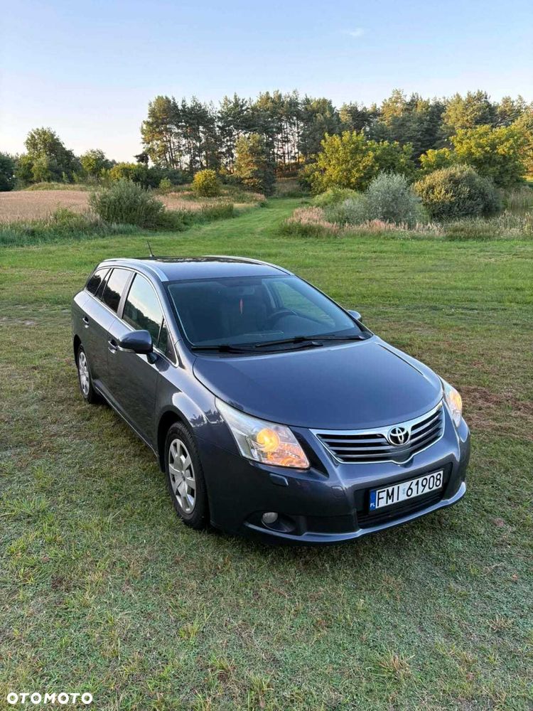 Toyota Avensis - 1