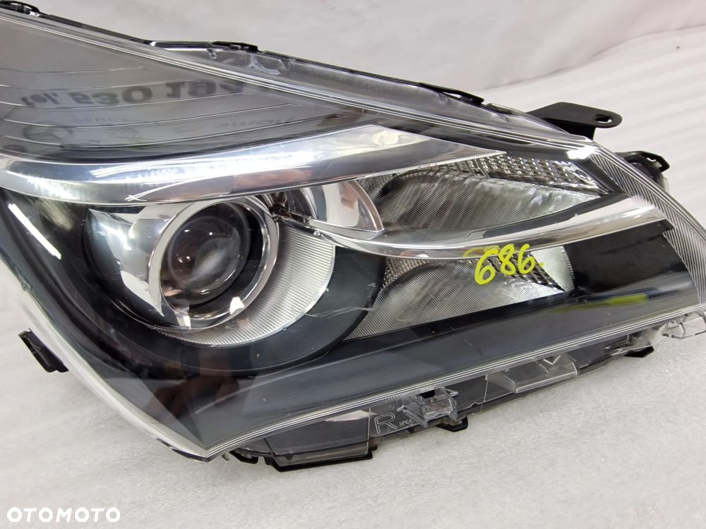 TOYOTA YARIS III 3 LIFT 14- PRAWA LAMPA PRZEDNIA PRZÓD SOCZEWKA , NR AUKCJI LA686 - 5