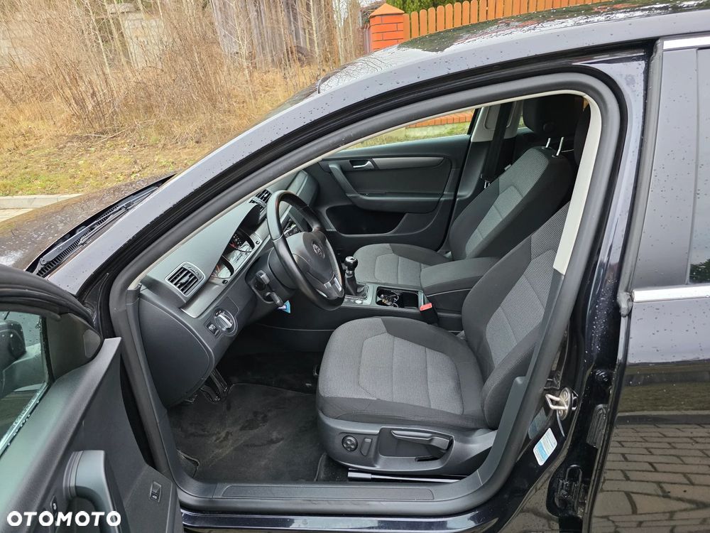 Volkswagen Passat 2.0 TDI Comfortline - 25