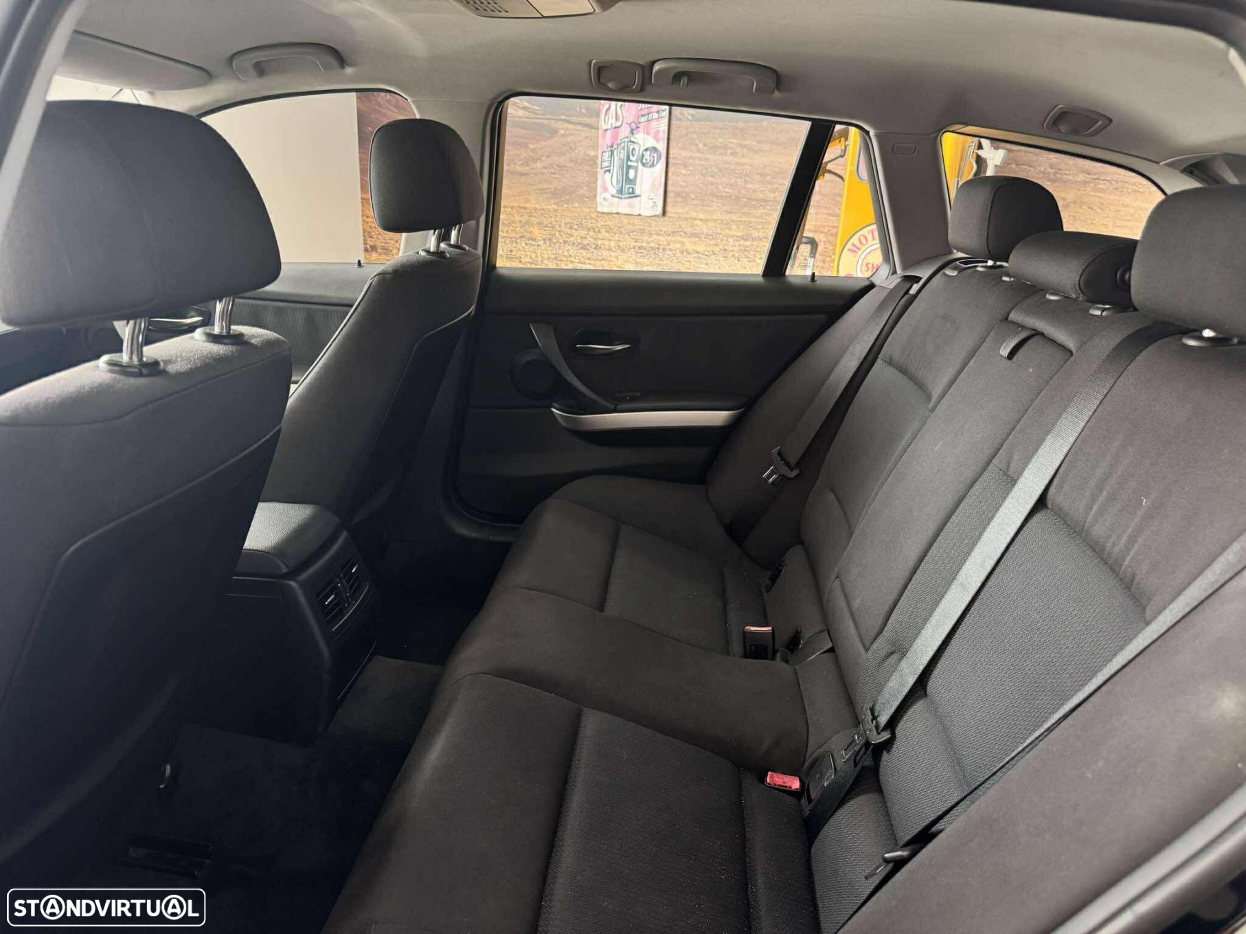 BMW 318 d Touring - 10