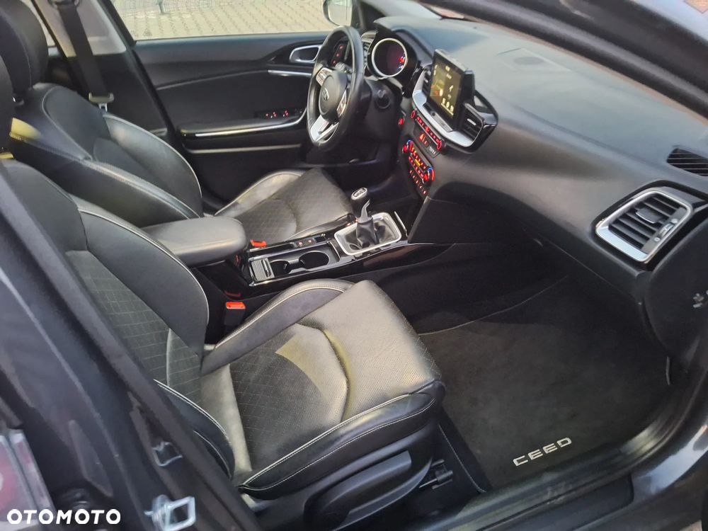 Kia Ceed 1.6 CRDi Platinum Edition - 12