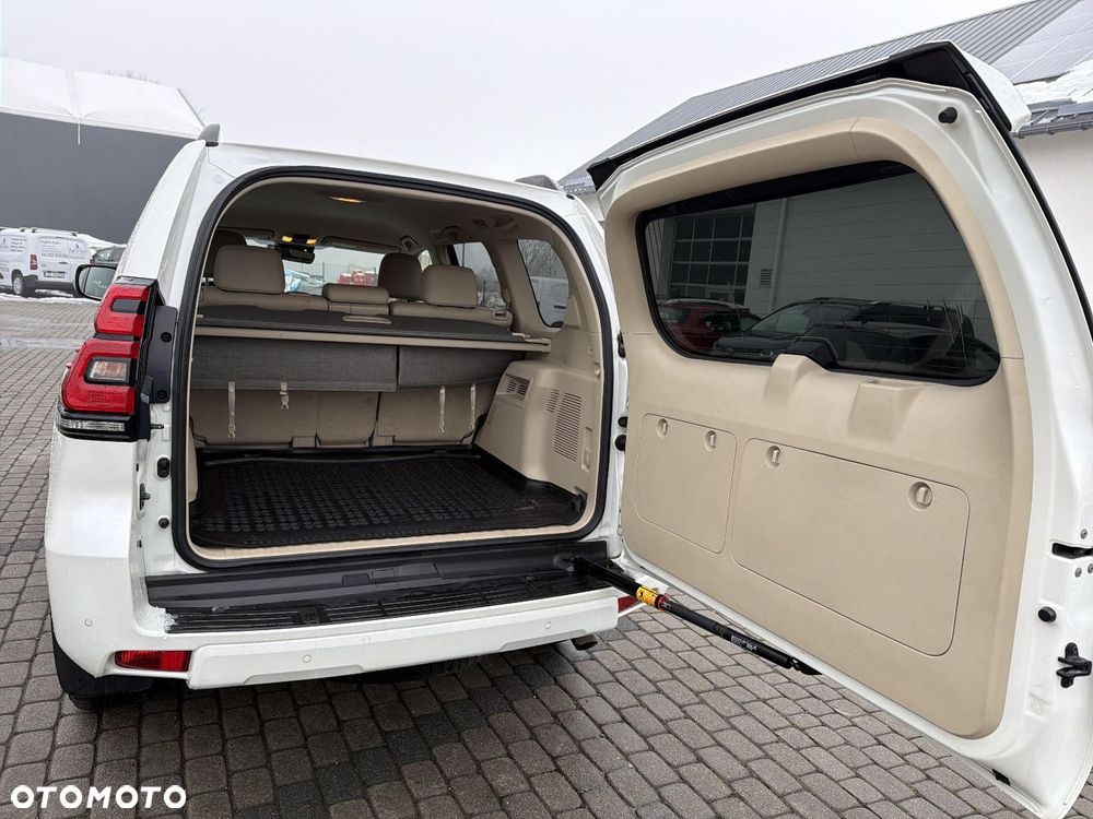 Toyota Land Cruiser - 12