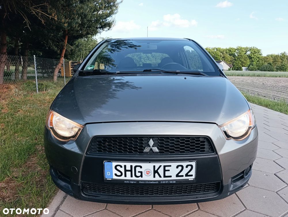 Mitsubishi Colt - 8
