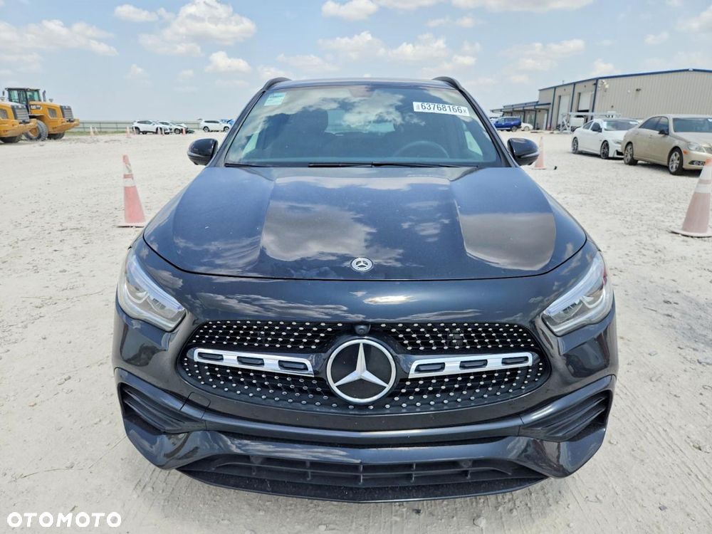 Mercedes-Benz GLA 250 4Matic 8G-DCT AMG Line - 9