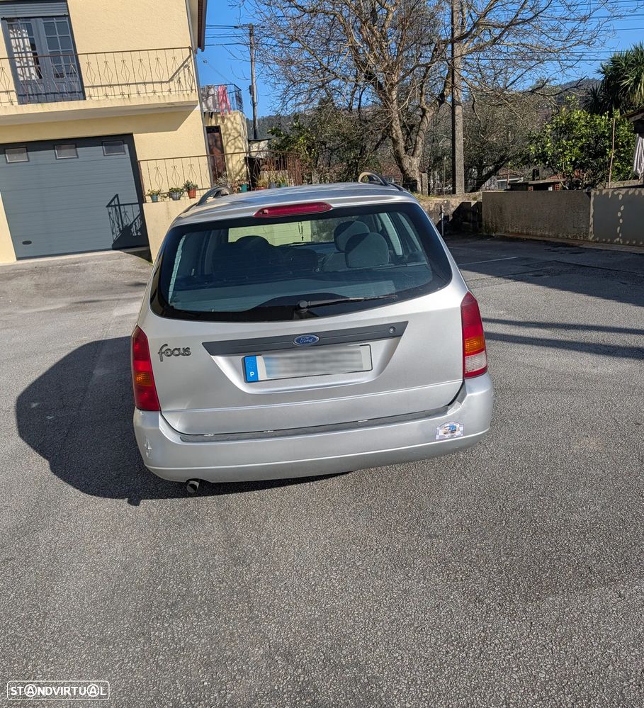 Ford Focus 1.4 Ambiente - 3