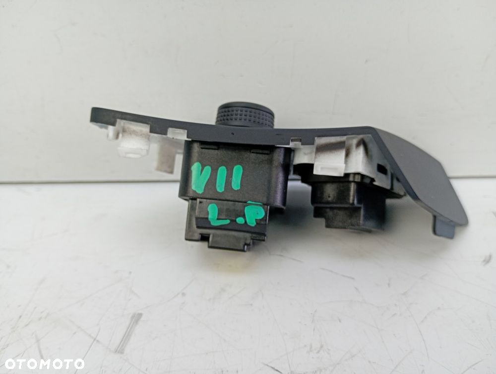 przełącznik regulacji lusterek lewy przód panel vw golf VII 7 5G0959565AC - 2