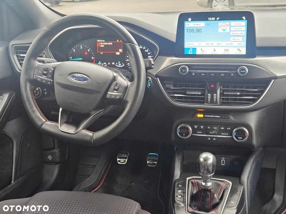 Ford Focus 1.5 TDCi DPF Start-Stopp-System ST-Line - 25