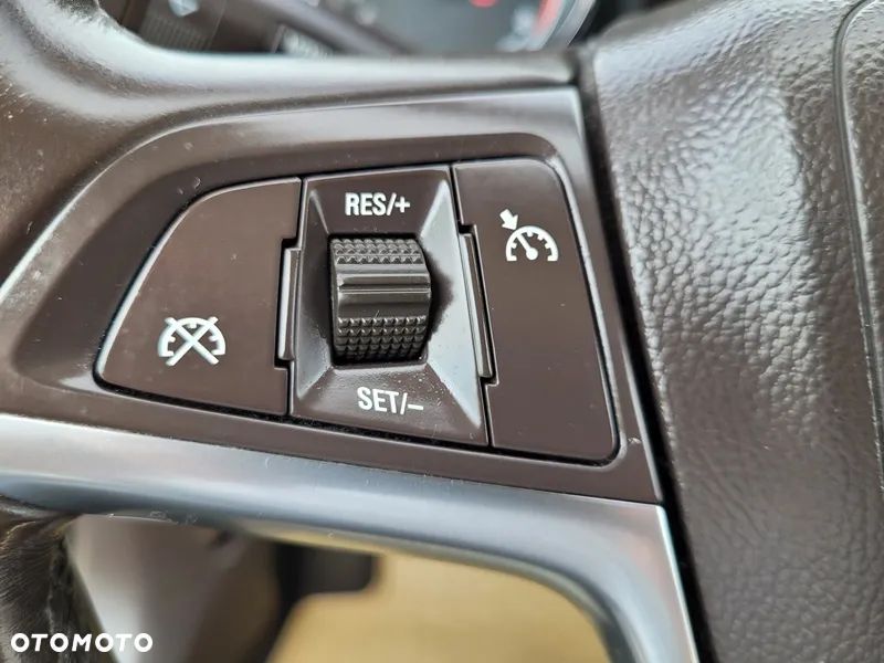 Opel Insignia - 23