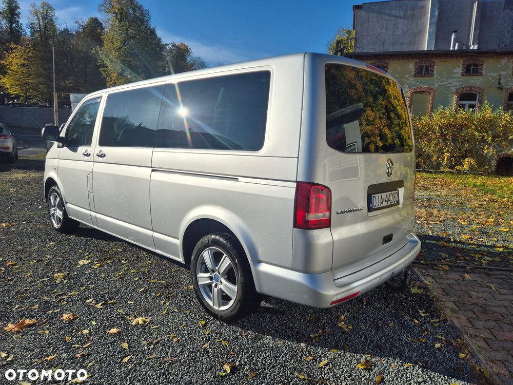 Volkswagen Caravelle - 10
