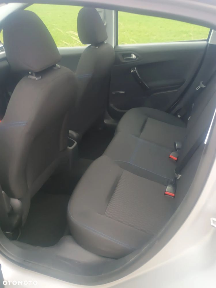 Peugeot 208 PureTech 82 Stop & Start Signature - 10