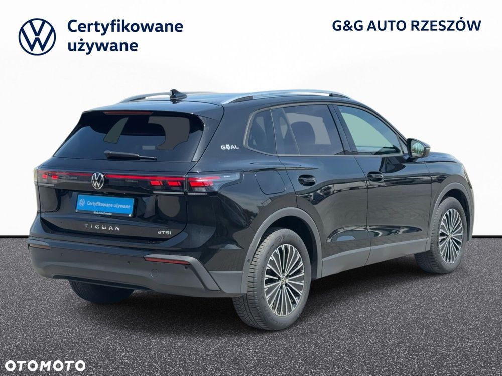 Volkswagen Tiguan - 4