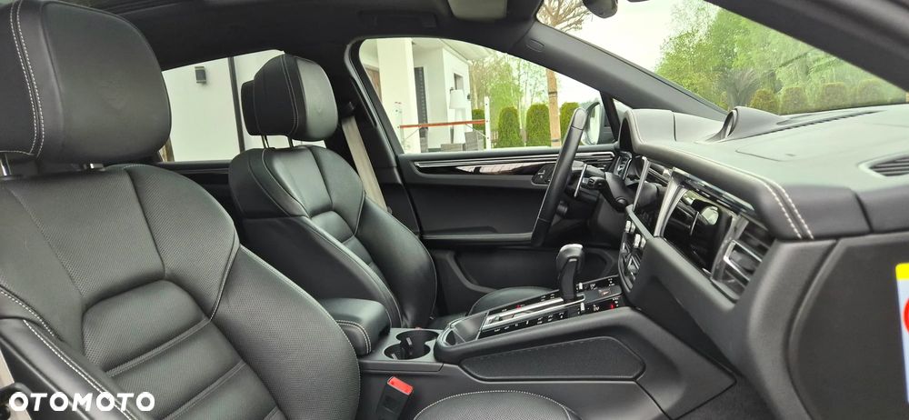 Porsche Macan T - 30