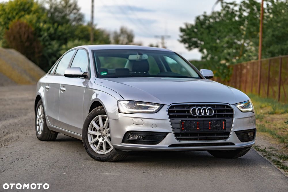 Audi A4 Limousine - 8
