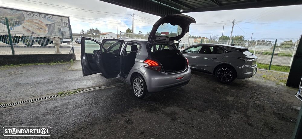 Peugeot 208 1.5 BlueHDi Signature - 27