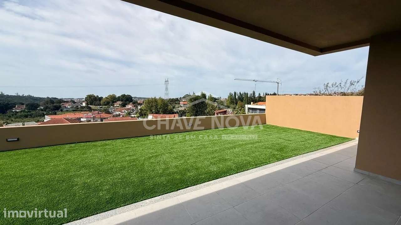 Moradia Terrea Geminada V3 Nova c/ Jardim e Garagem em Escapães - Grande imagem: 3/28