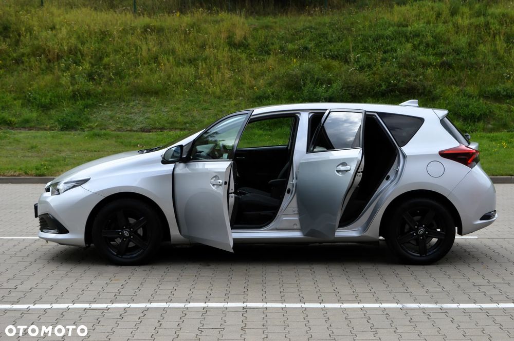 Toyota Auris 1.33 VVT-i Life Comfort - 24