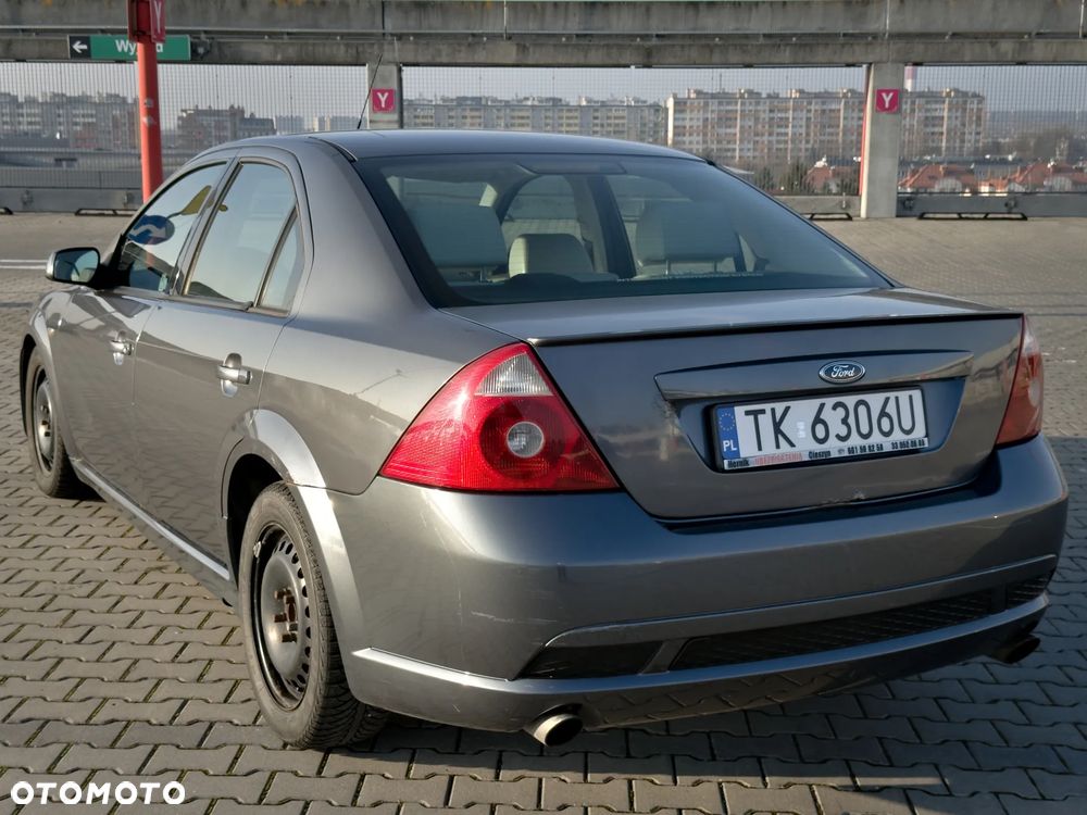 Ford Mondeo V6 ST 220 - 12