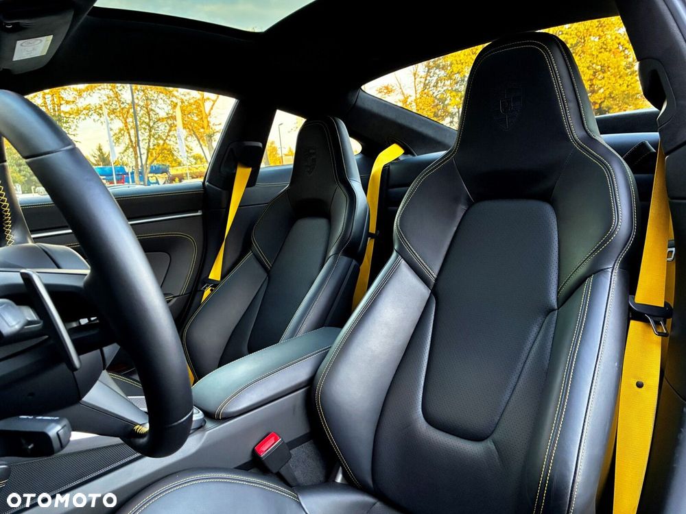 Porsche 911 Turbo S - 24