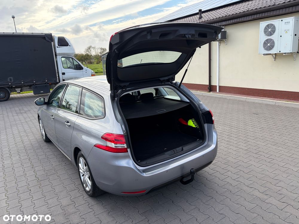 Peugeot 308 BlueHDi 130 EAT8 Black Edition - 24