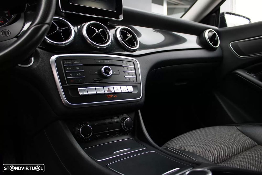 Mercedes-Benz CLA 180 d Shooting Brake Aut. - 19