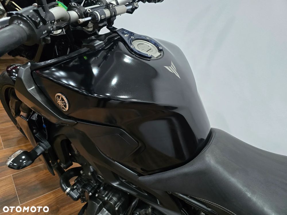 Yamaha MT - 27