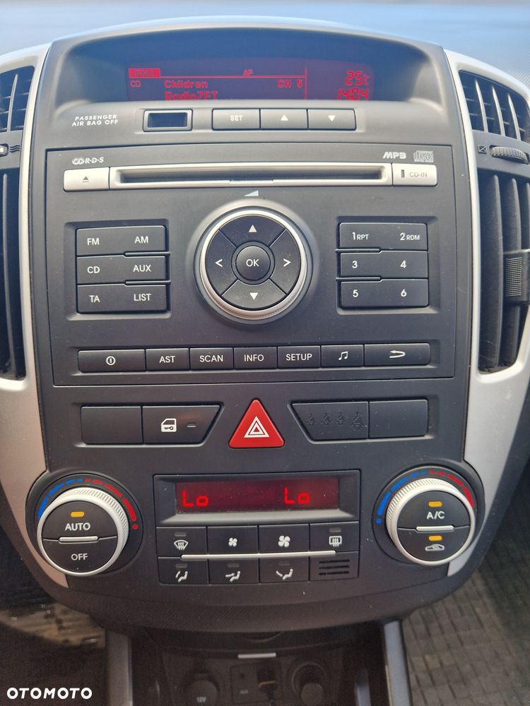 Kia Ceed - 8