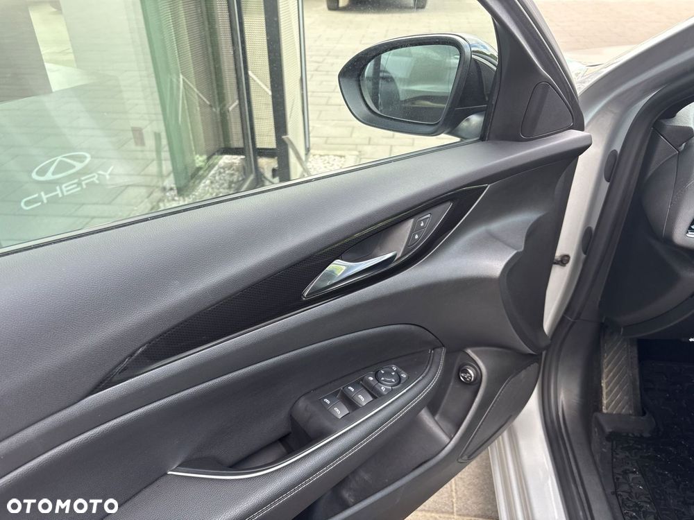 Opel Insignia - 10