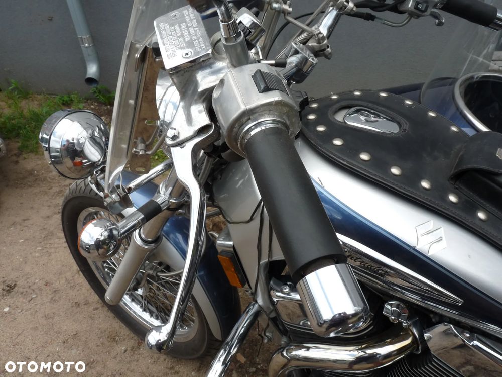 Suzuki Intruder - 10