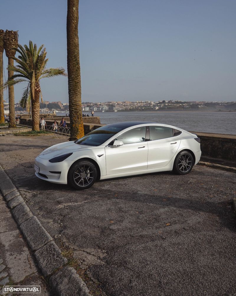 Tesla Model 3 Standard Range Plus RWD - 3