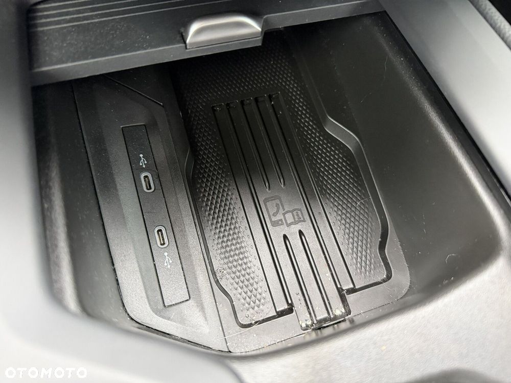 Skoda Superb 2.0 TDI SCR Essence DSG - 34