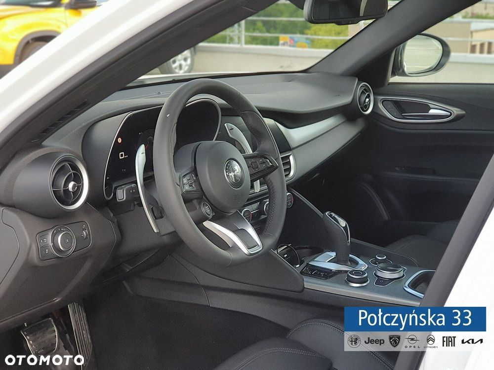 Alfa Romeo Giulia - 11