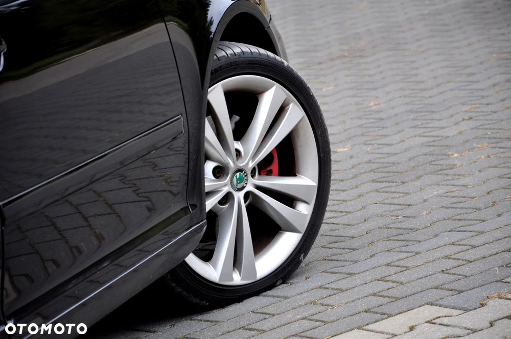 Skoda Octavia Combi 2.0 TDI CR DPF RS - 13